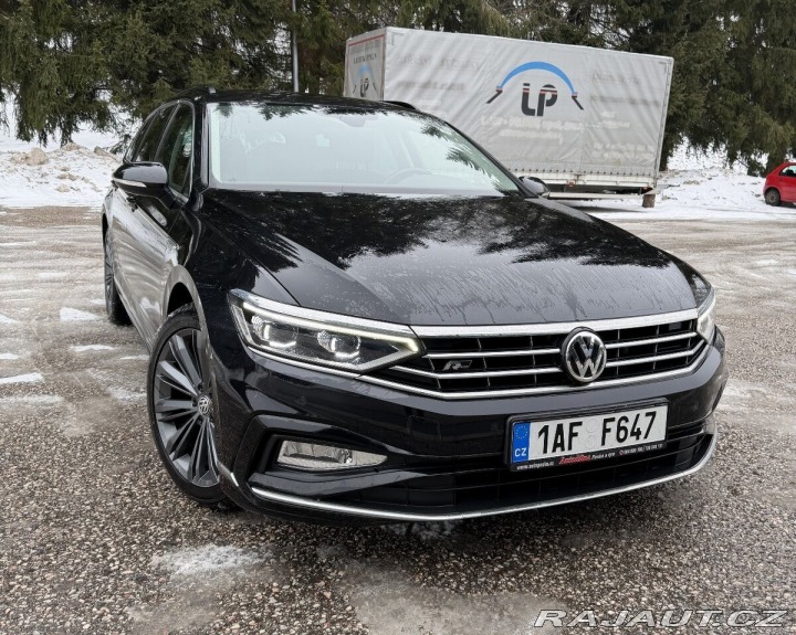 Volkswagen Passat 1,5   TSI 110kW DSG R-Lin 2020