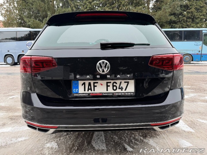 Volkswagen Passat 1,5   TSI 110kW DSG R-Lin 2020