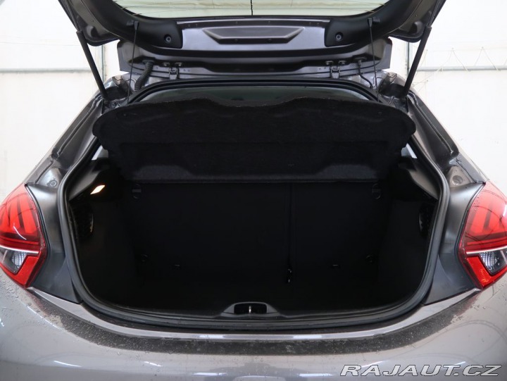 Peugeot 208 1.2PureTech,61kW,ALLURE,M 1800