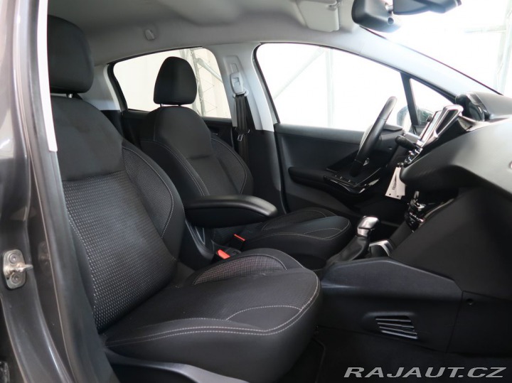 Peugeot 208 1.2PureTech,61kW,ALLURE,M 1800