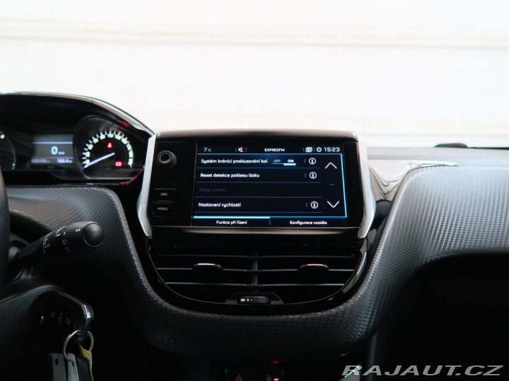 Peugeot 208 1.2PureTech,61kW,ALLURE,M 1800