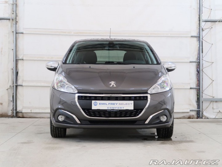Peugeot 208 1.2PureTech,61kW,ALLURE,M 1800