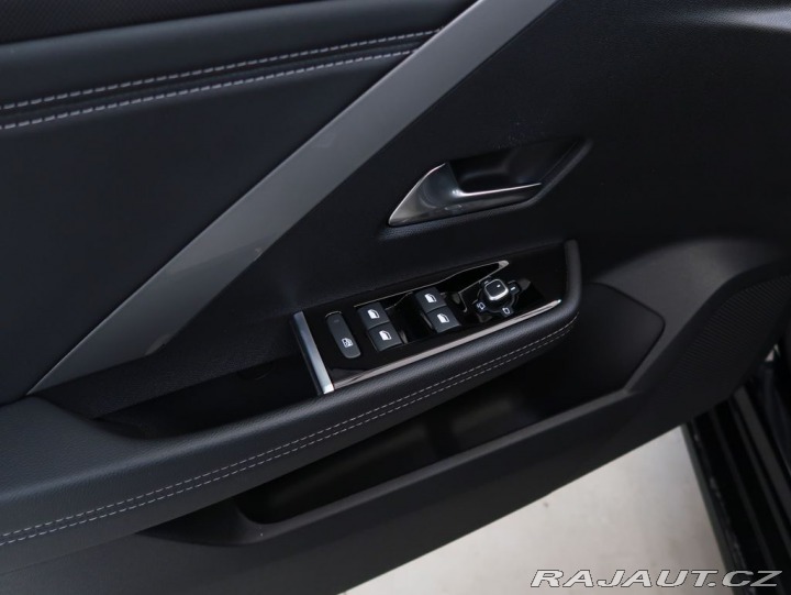 Opel Astra 1.2TURBO,96kW,GS,AT8 1800