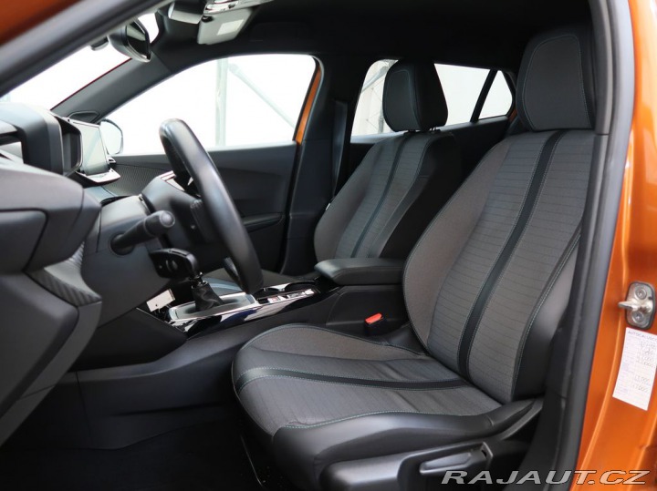 Peugeot 2008 1.2PureTech,74kW,ALLURE,M 1800