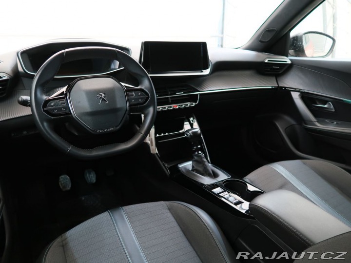 Peugeot 2008 1.2PureTech,74kW,ALLURE,M 1800