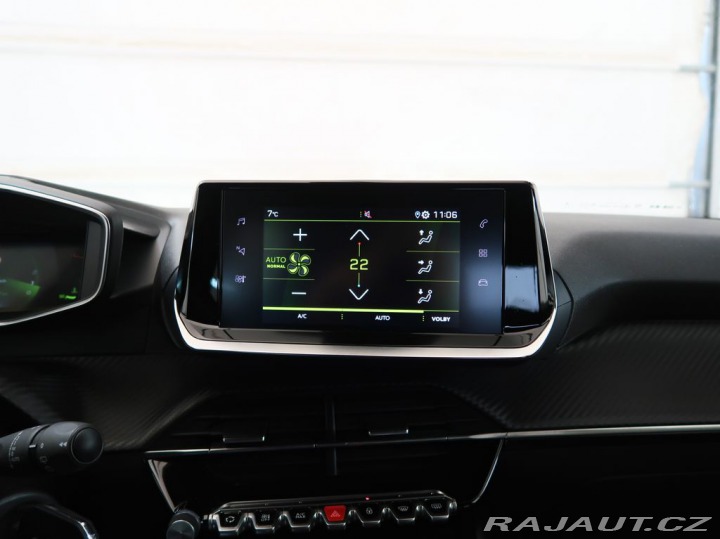 Peugeot 2008 1.2PureTech,74kW,ALLURE,M 1800