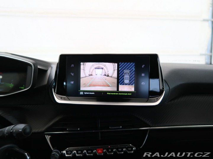 Peugeot 2008 1.2PureTech,74kW,ALLURE,M 1800