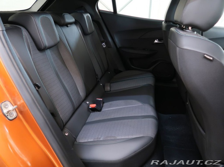 Peugeot 2008 1.2PureTech,74kW,ALLURE,M 1800