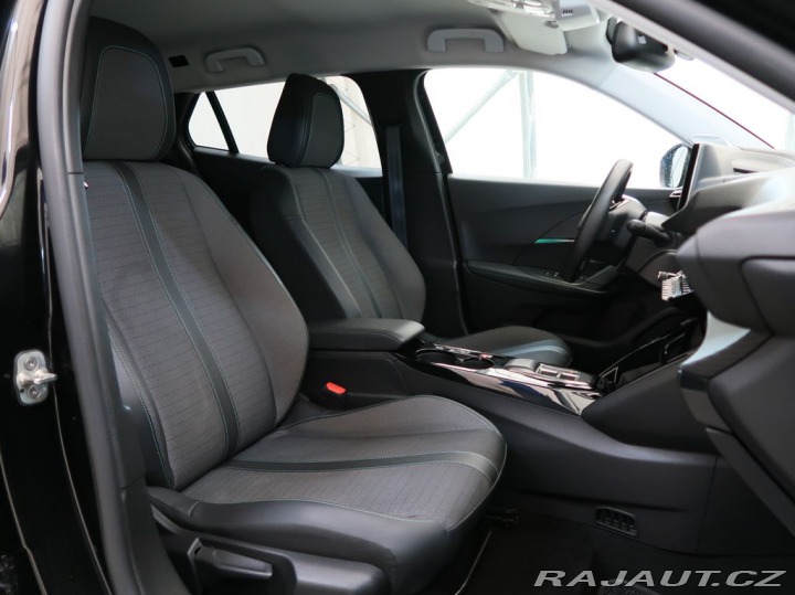 Peugeot 2008 ELECTRO,100kW,ALLURE,50kW 1800