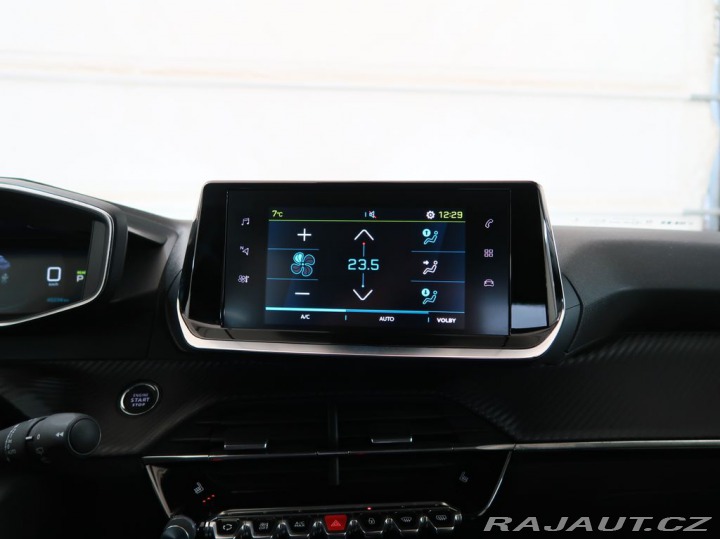 Peugeot 2008 ELECTRO,100kW,ALLURE,50kW 1800