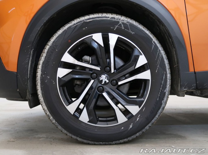 Peugeot 2008 1.2PureTech,74kW,ALLURE,M 1800