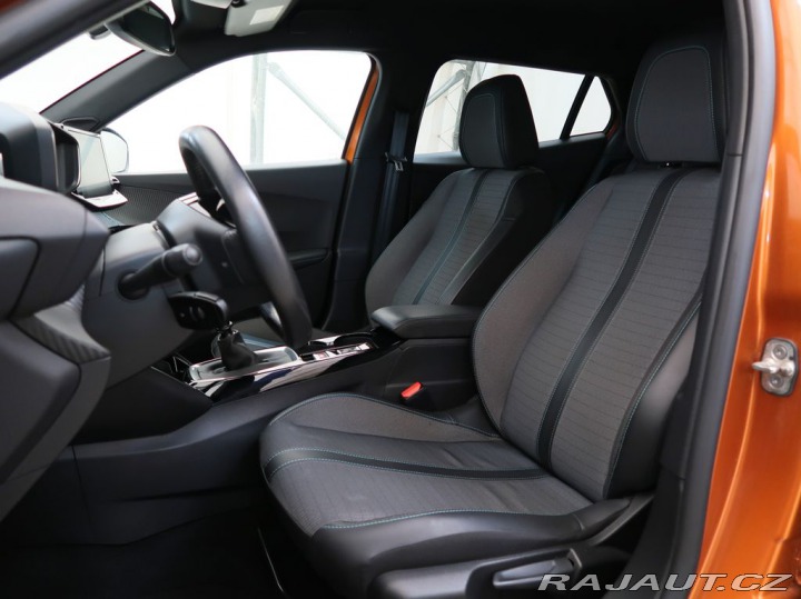 Peugeot 2008 1.2PureTech,74kW,ALLURE,M 1800