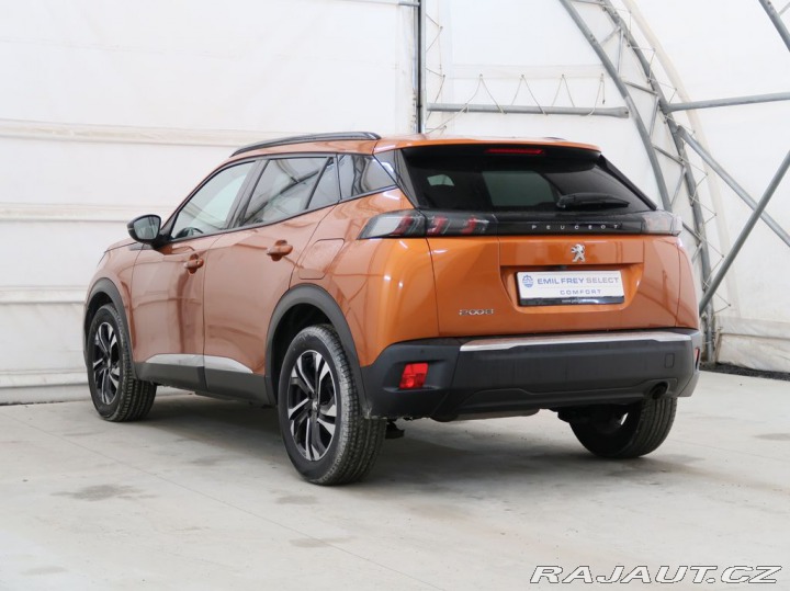 Peugeot 2008 1.2PureTech,74kW,ALLURE,M 1800