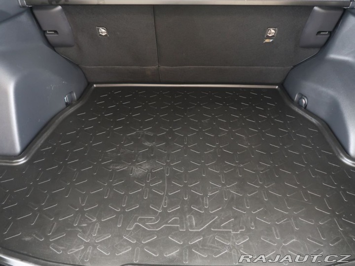 Toyota RAV4 2.5Hybrid4x4,CZ,1Maj,Sele 2022