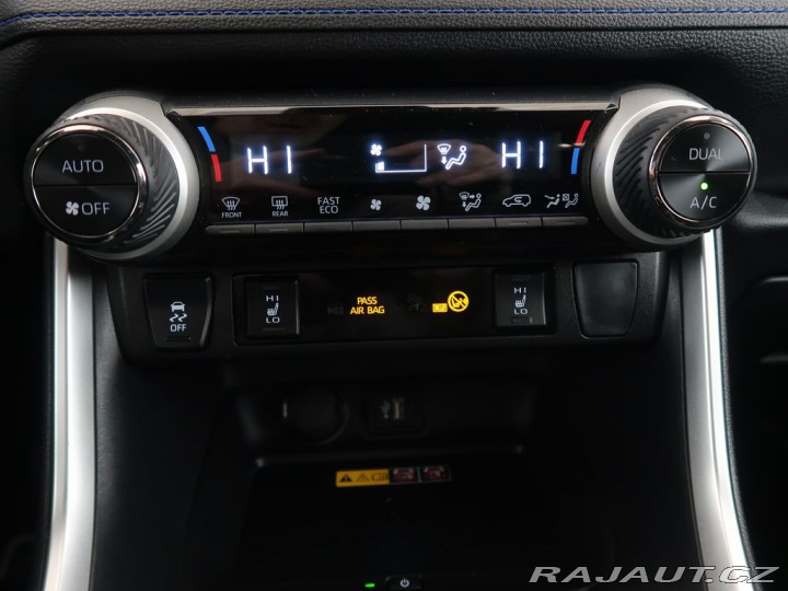 Toyota RAV4 2.5Hybrid4x4,CZ,1Maj,Sele 2022