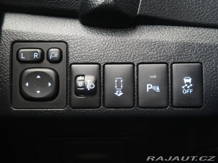 Toyota Auris 1.6Valvematic,97kW,CZ,Act 2015