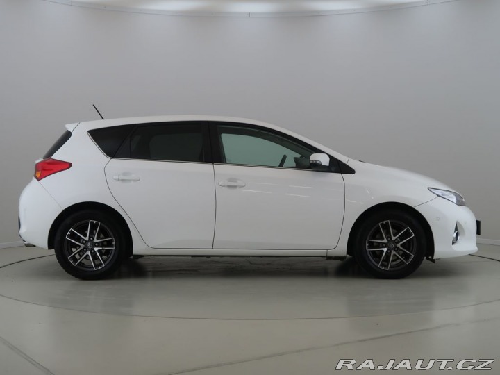 Toyota Auris 1.6Valvematic,97kW,CZ,Act 2015