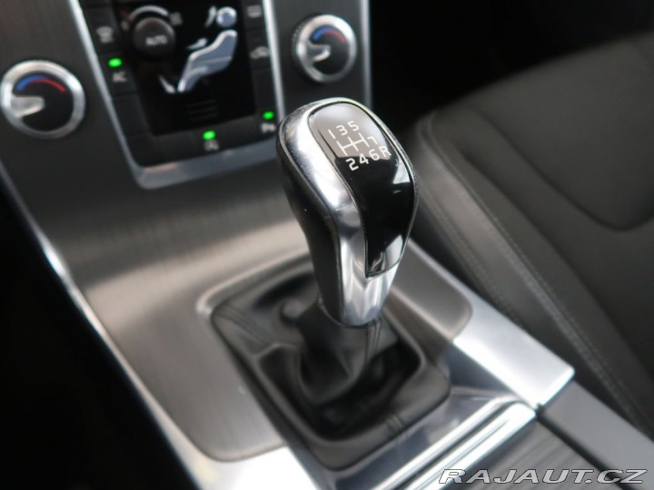 Volvo V60 2.0D4,110kW,Manuál 2016