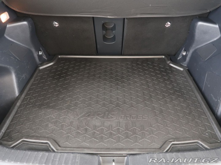 Toyota Yaris Cross 1.5Hybrid,CZ,1Maj,Executi 2023