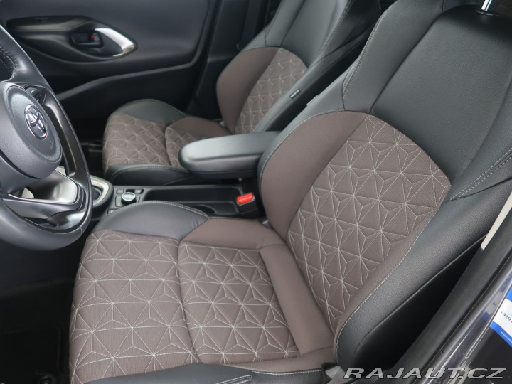 Toyota Yaris Cross 1.5Hybrid,CZ,1Maj,Executi 2023