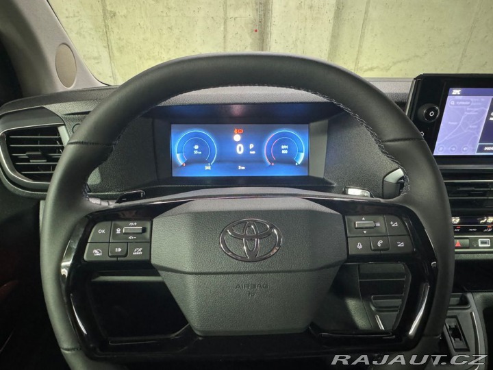 Toyota ProAce Verso L2 Family 2.0 AT 2025