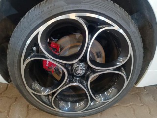 Alfa Romeo Giulia 2.0 Turbo 206kW AT8-Q4 Ve 2024