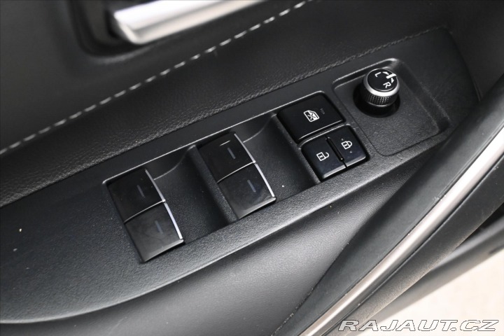 Toyota Corolla 2,0 VVTi HEV 135 kW CVT Z 2022