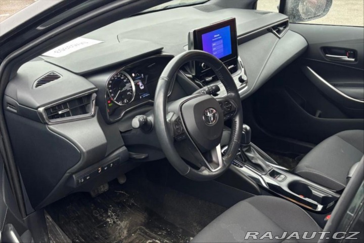 Toyota Corolla 2,0 VVTi HEV 135kW CVT VŮ 2022