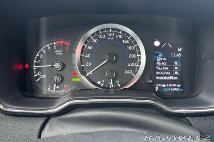 Toyota Corolla 2,0 VVTi HEV 135kW CVT VŮ 2022