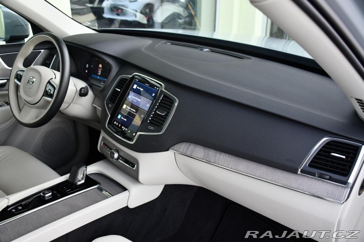 Volvo XC90 T8 AWD RECHARGE REZERVACE 2024