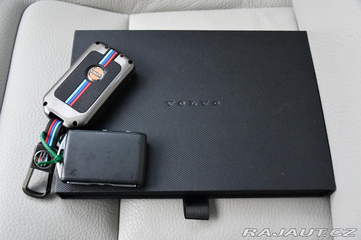 Volvo XC90 T8 AWD RECHARGE REZERVACE 2024
