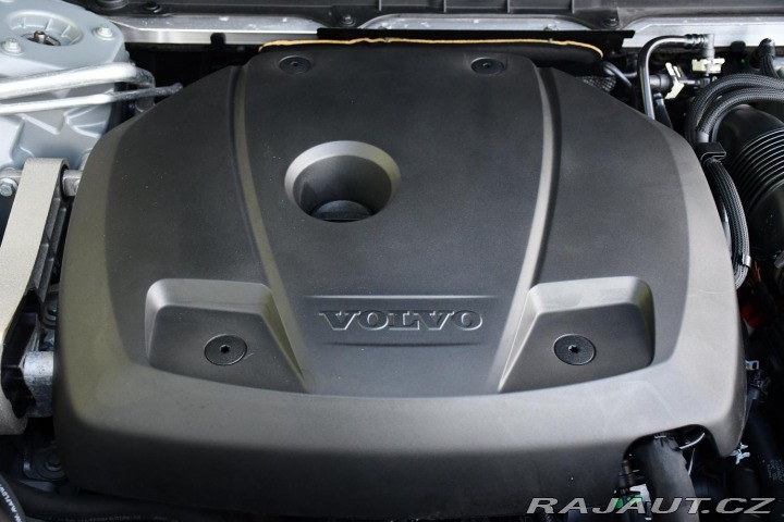 Volvo XC90 T8 AWD RECHARGE REZERVACE 2024