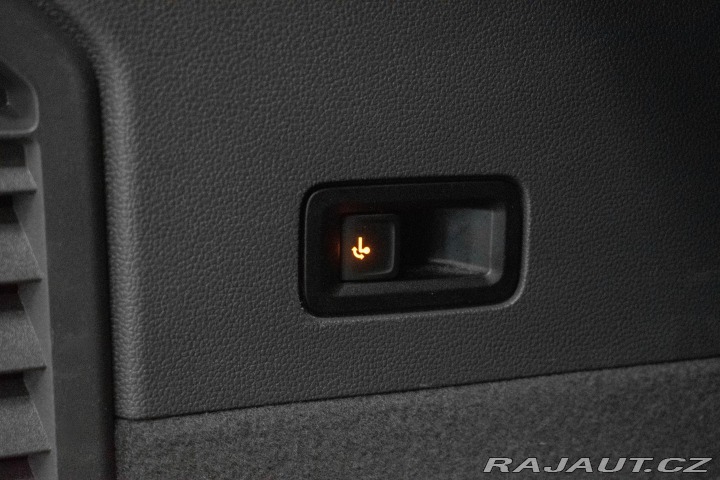 Volkswagen Multivan 2.0 STYLE*LONG*7.MÍST*TAŽ 2023