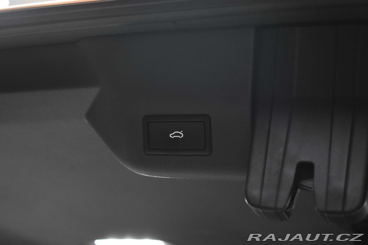 Volkswagen Multivan 2.0 STYLE*LONG*7.MÍST*TAŽ 2023