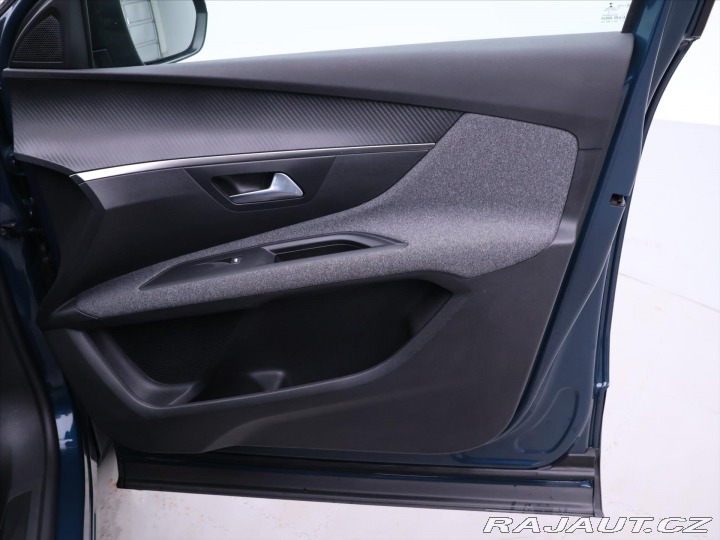 Peugeot 3008 1,2 PT 96kW Aut. CZ DPH 1 2022