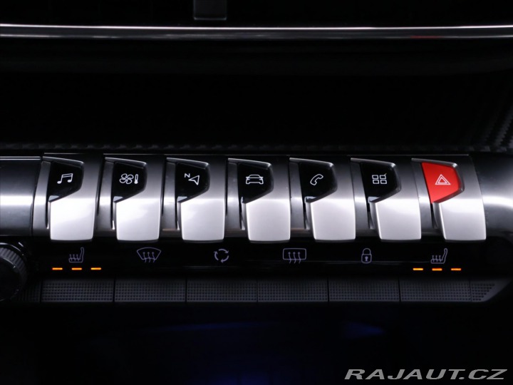 Peugeot 3008 1,2 PT 96kW Aut. CZ DPH 1 2022