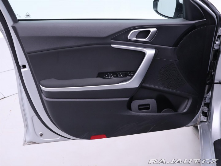 Kia Ceed 1,5 T-GDI 117kW GT-Line C 2022