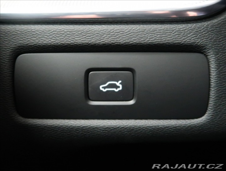 Volvo XC60 2,0 B4 AWD PLUS DARK 1. M 2024