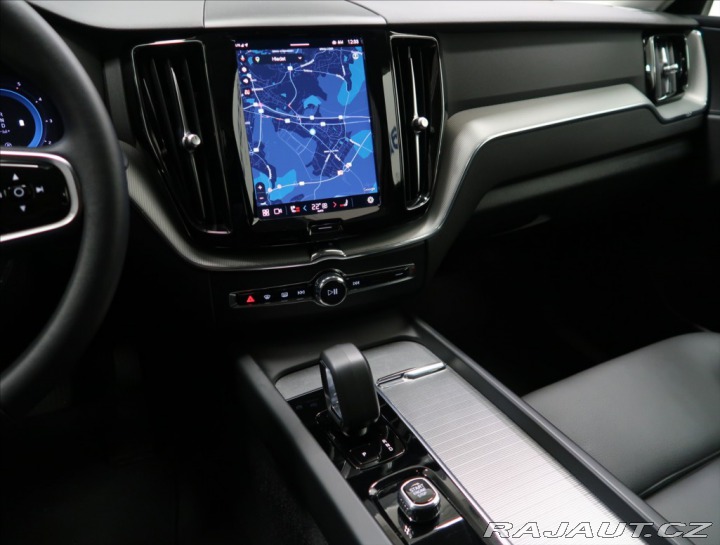 Volvo XC60 2,0 B4 AWD PLUS DARK 1. M 2024