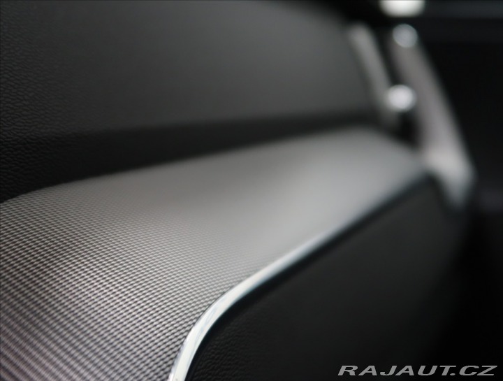 Volvo XC60 2,0 B4 AWD PLUS DARK 2024