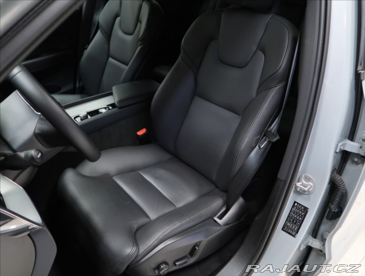 Volvo XC60 2,0 B4 AWD PLUS DARK 1. M 2024