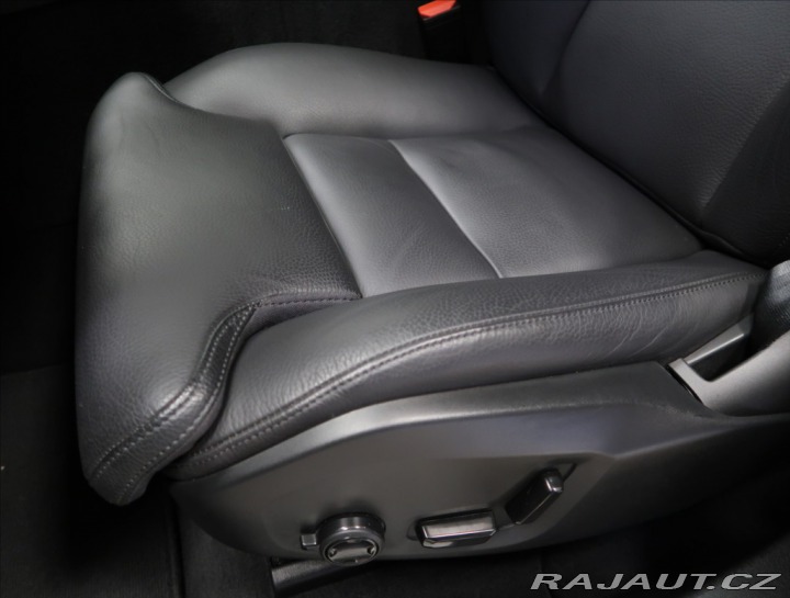 Volvo XC60 2,0 B4 AWD PLUS DARK 2024