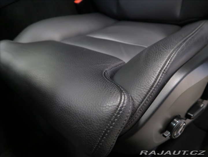 Volvo XC60 2,0 B4 AWD PLUS DARK 2024