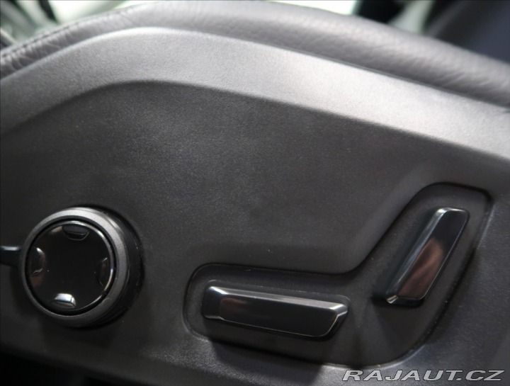 Volvo XC60 2,0 B4 AWD PLUS DARK 1. M 2024