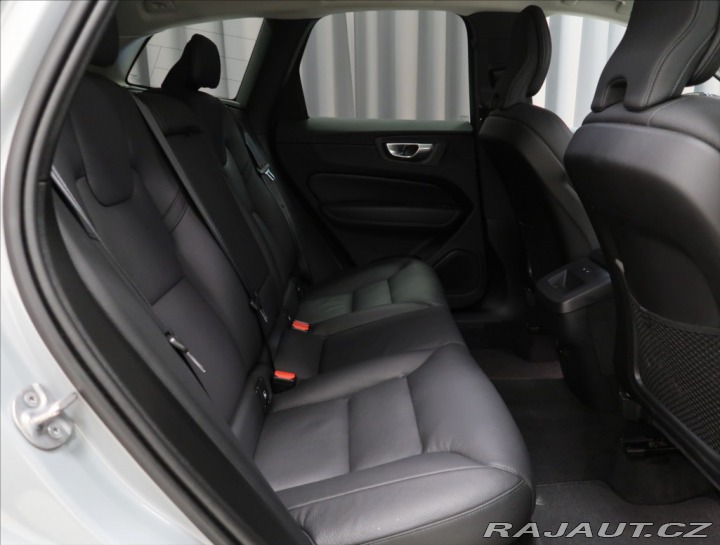Volvo XC60 2,0 B4 AWD PLUS DARK 1. M 2024