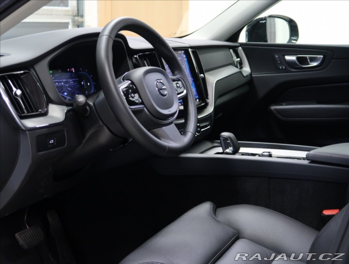 Volvo XC60 2,0 B4 AWD PLUS DARK 1. M 2024