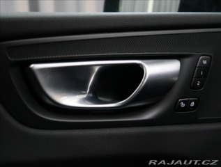 Volvo XC60 2,0 B4 AWD PLUS DARK 2024