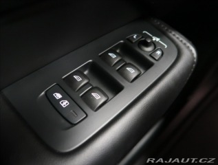 Volvo XC60 2,0 B4 AWD PLUS DARK 2024