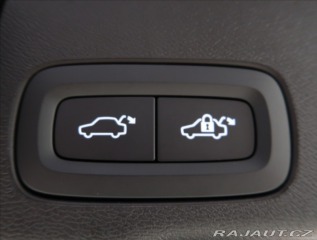 Volvo XC60 2,0 B4 AWD PLUS DARK 2024