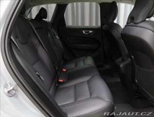 Volvo XC60 2,0 B4 AWD PLUS DARK 2024